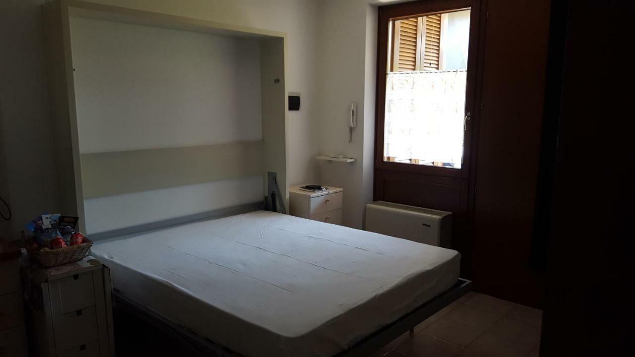 Appartamento Michele Tre Piscine Caraibiche Desenzano Del Garda Buitenkant foto