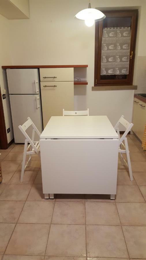 Appartamento Michele Tre Piscine Caraibiche Desenzano Del Garda Buitenkant foto